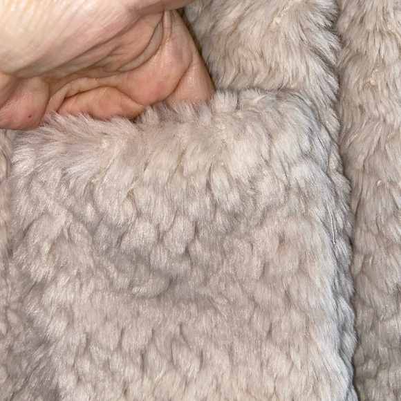 Faux fur jacket - Picture 4 of 7